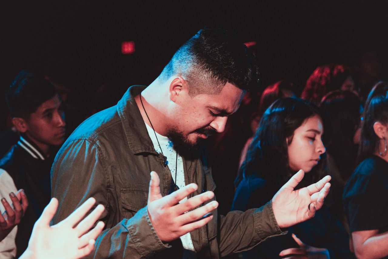 A Prayer To Let Go Of What God Is Asking You To Release